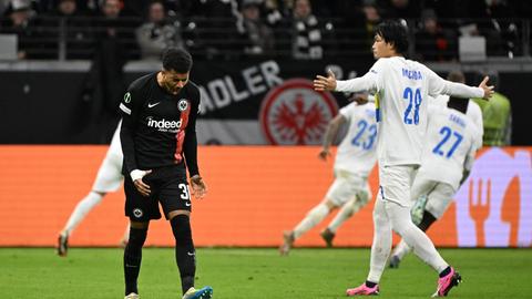 Ansgar Knauff von Eintracht Frankfurt reagiert wütend im Spiel gegen Union Saint-Gilloise