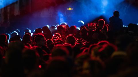 Menschen in einer Disco