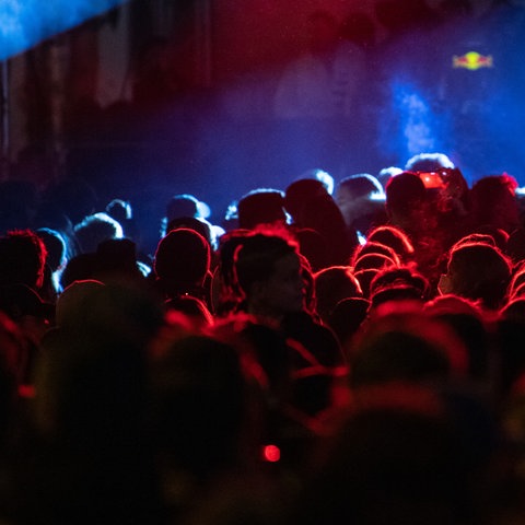 Menschen in einer Disco