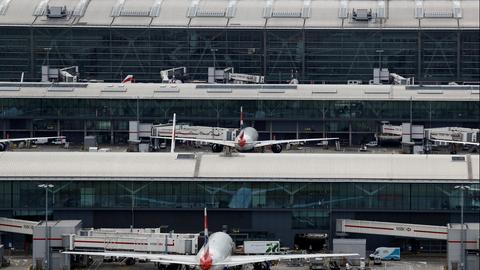  Blick auf das Terminal 5 am Flughafen London Heathrow