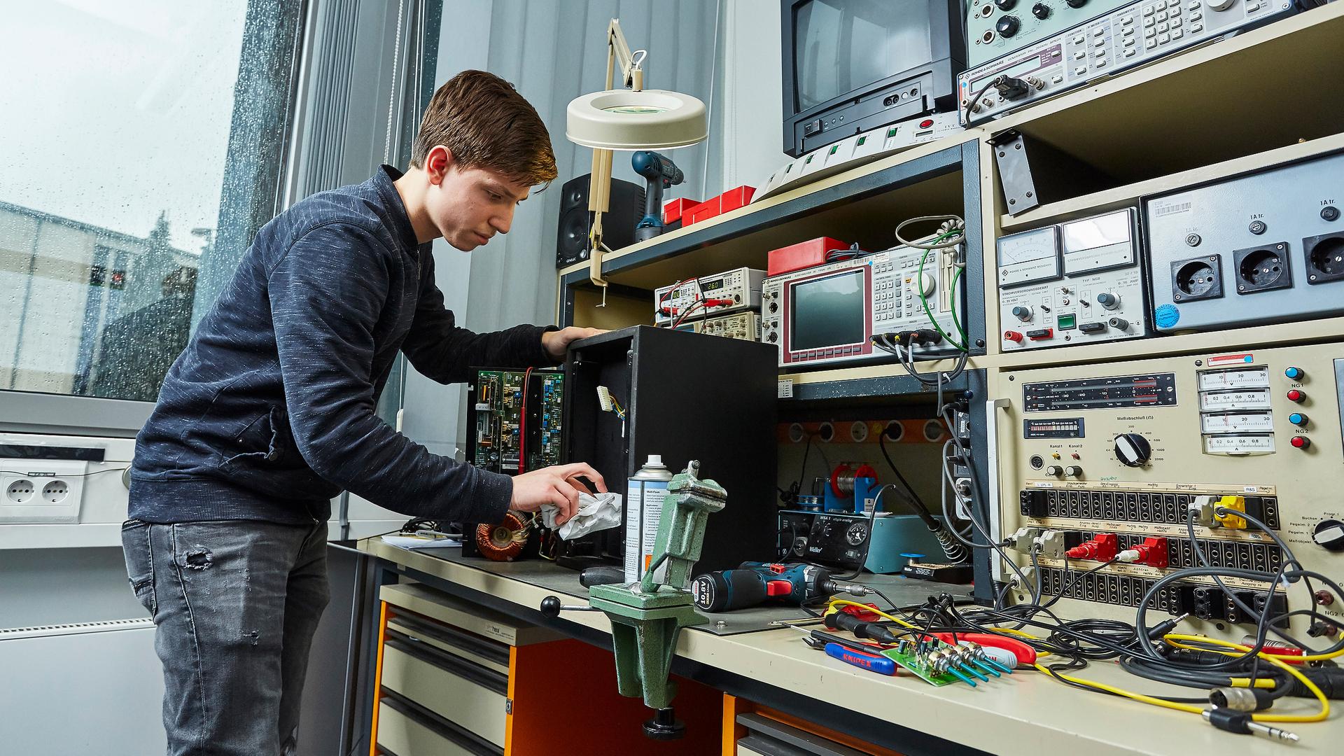 Ausbildung Elektroniker*in Energie und Gebäudetechnik