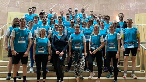 Bilder vom Laufteam des hr beim J.P.Morgan Firmenlauf am 5.6.2024