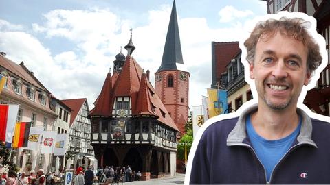 Ansicht Rathaus Michelstadt mit hr-Regionalreporter Ulrich Anton