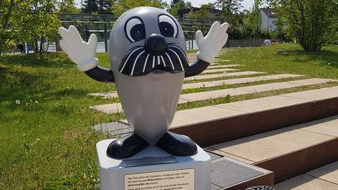 Onkel Otto in Frankenberg auf einer Treppe